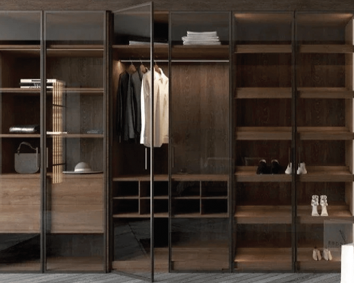 دولاب خشبي كبير